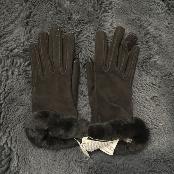 UGG Black Suede Gloves Tech Small NWT - Picture 4 of 8
